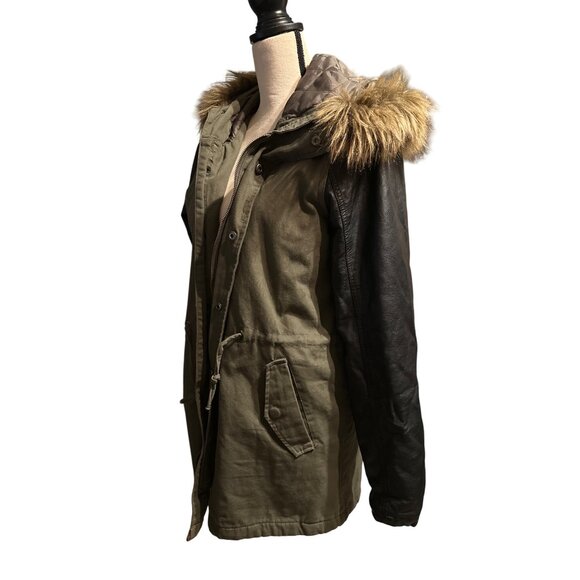 Tobi Green Coat Fur Hooded Parka Faux Leather Sleeves Quilted Lining Size Large - Picture 7 of 9